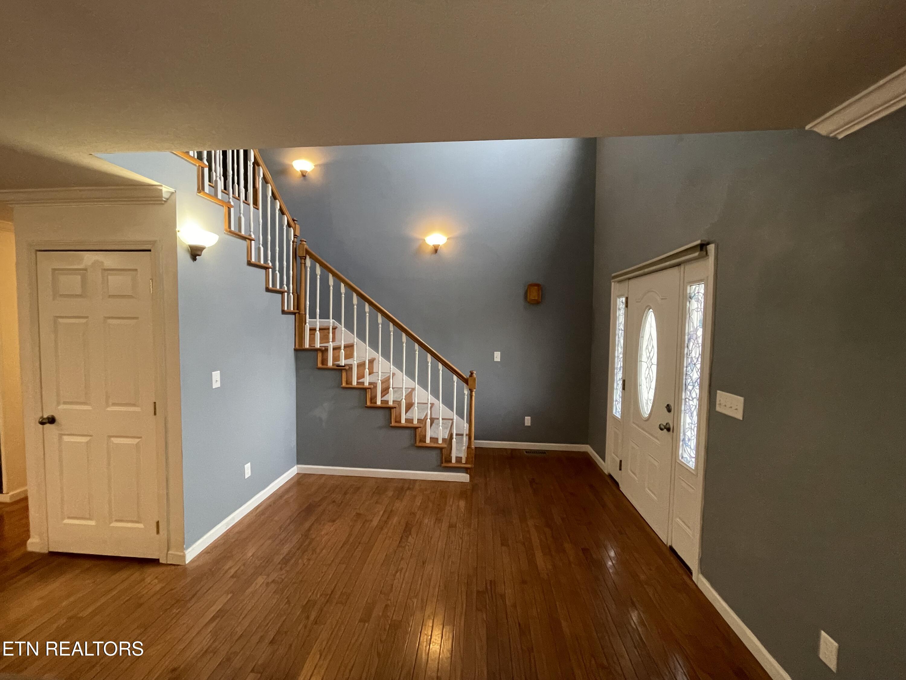 240 W Park Circle
