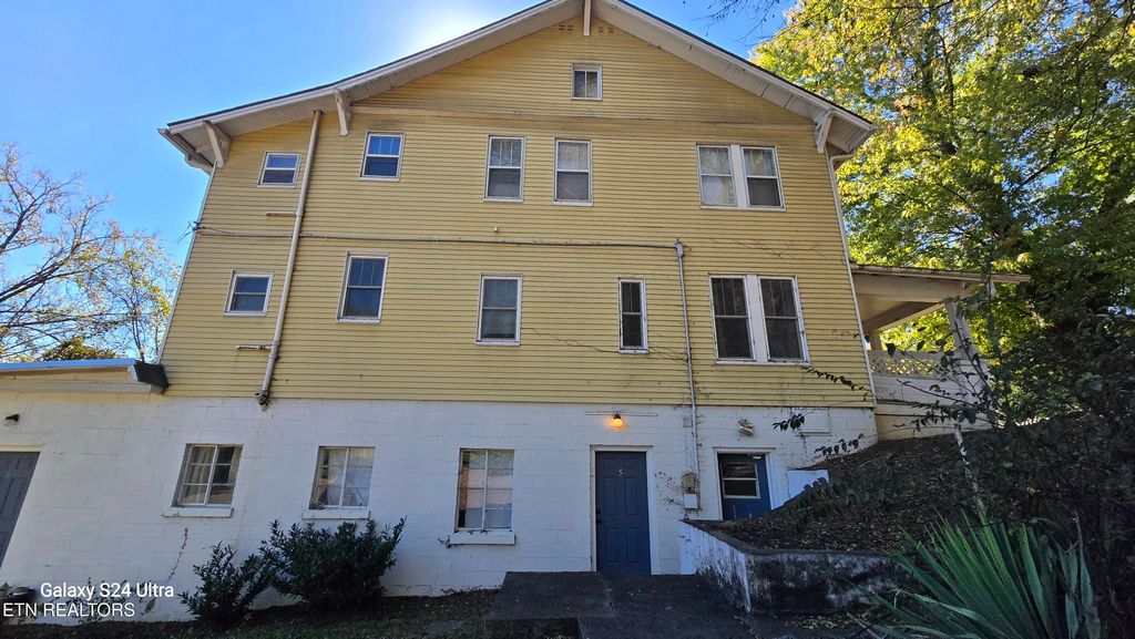 Photo of 1412 Armstrong Ave #1, Knoxville, TN 37917 (MLS # 1336454)