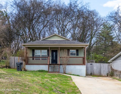 Photo of 2013 Paris Rd, Knoxville, TN 37912 (MLS # 1332170)