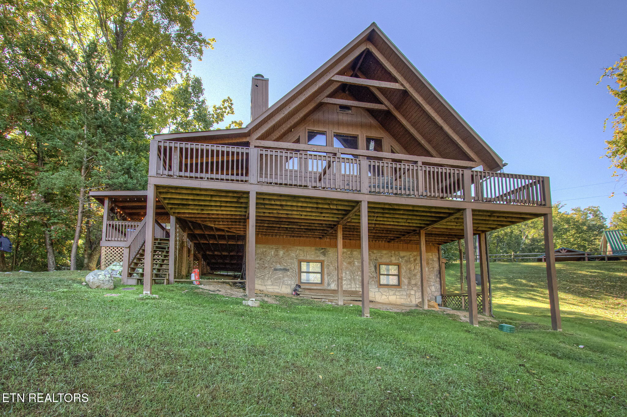 1640 Bench Mountain Way