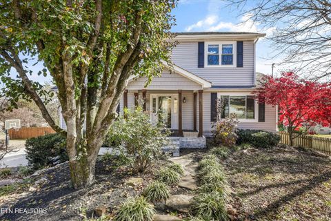 Photo of 9820 Crestline Drive, Knoxville, TN 37922 (MLS # 1322742)