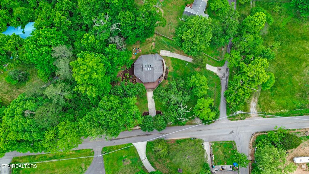 Photo of 335 Old Tacora Hills Rd, Clinton, TN 37716 (MLS # 1339030)