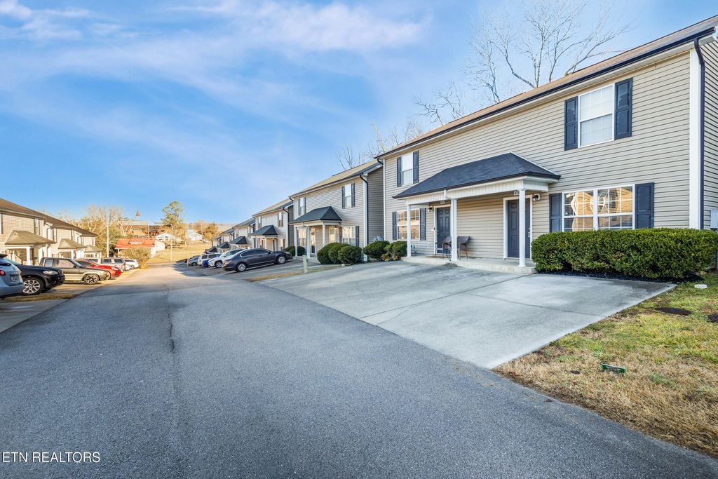 Photo of 4738 Forest Landing Way, Knoxville, TN 37918 (MLS # 1329756)