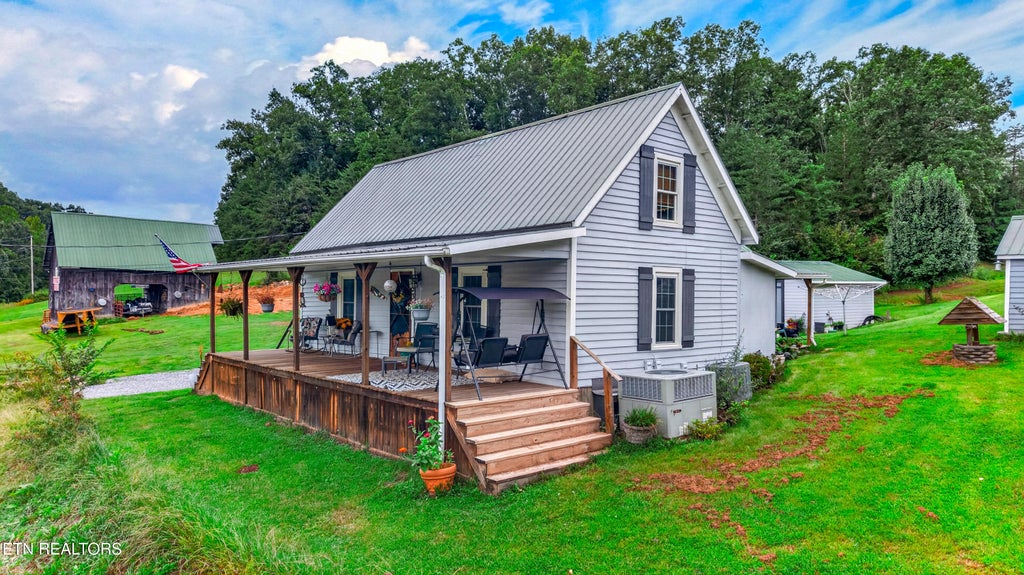 Photo of 1332 Baysinger Rd, Newport, TN 37821 (MLS # 1352631)