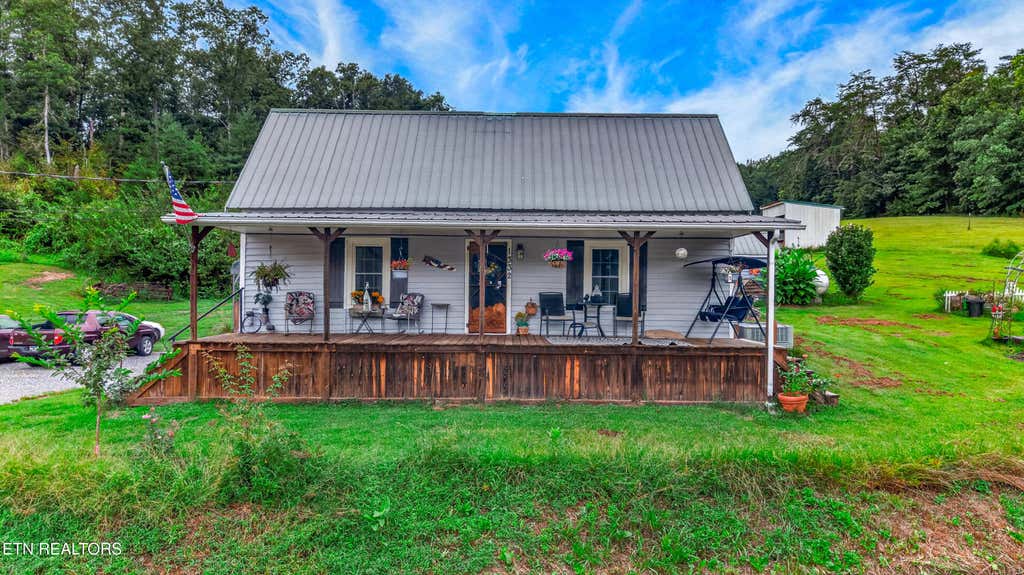 Photo of 1332 Baysinger Rd, Newport, TN 37821 (MLS # 1352631)
