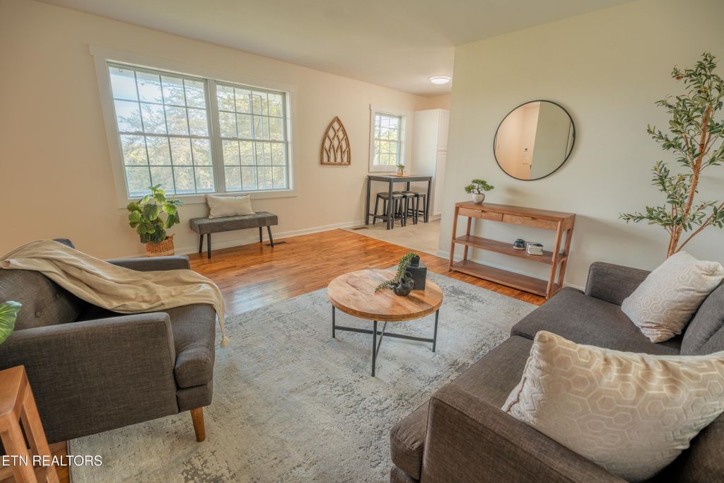 Photo of 501 Hollingsworth Lane, Clinton, TN 37716 (MLS # 1335922)