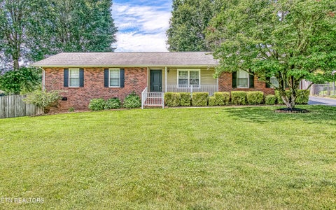 Photo of 301 Foster Drive, Lenoir City, TN 37772 (MLS # 1345868)