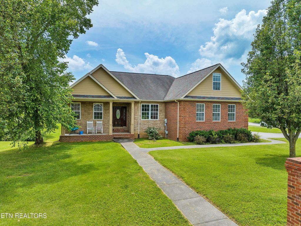 Photo of 1641 Linden Hall Drive, Alcoa, TN 37701 (MLS # 1265808)