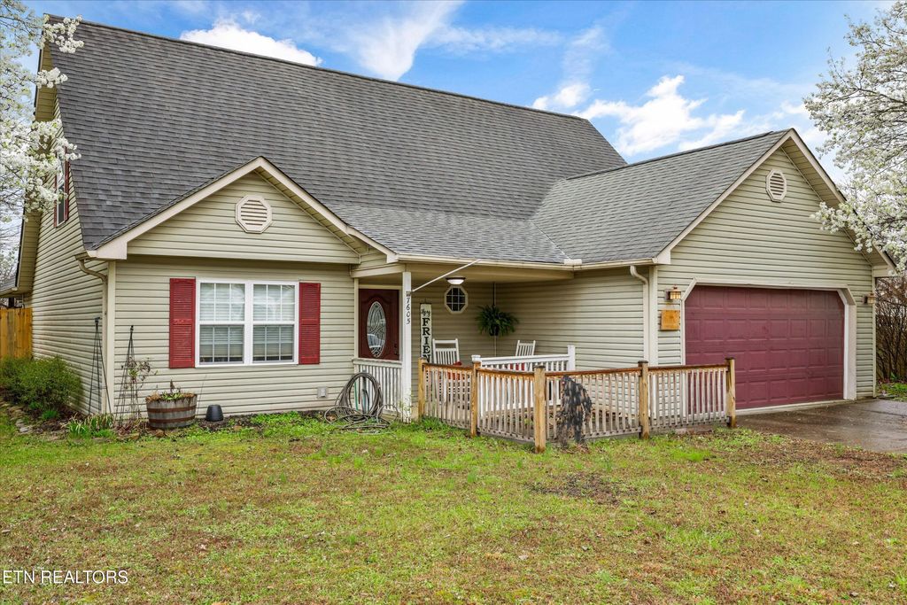 Photo of 7605 Applecross Rd, Corryton, TN 37721 (MLS # 1331908)