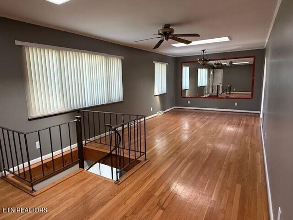 Photo of 120 Culver Rd, Oak Ridge, TN 37830 (MLS # 1332444)