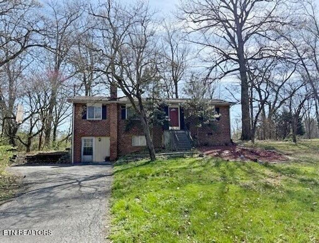 Photo of 120 Culver Rd, Oak Ridge, TN 37830 (MLS # 1332444)