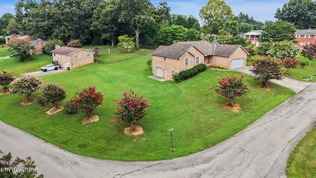 Photo of 206 Rosecrest Drive, Maryville, TN 37803 (MLS # 1349834)