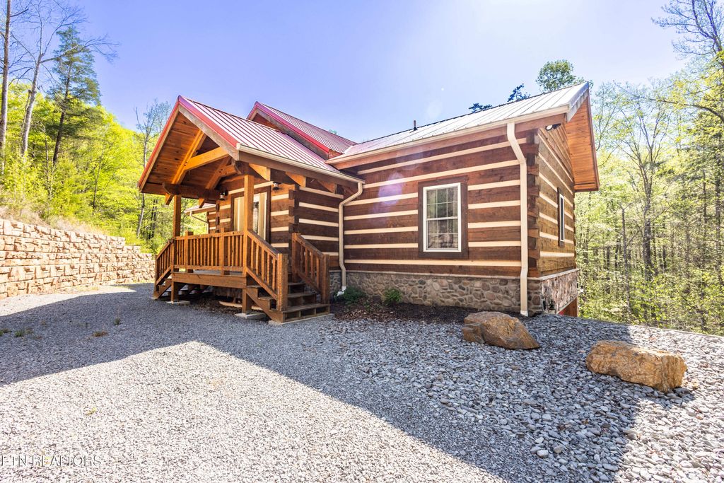 Photo of 152 Laurel Wood Rd, New Tazewell, TN 37825 (MLS # 1298105)