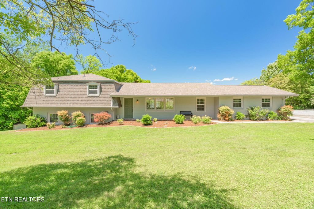 Photo of 805 Butler Drive, Loudon, TN 37774 (MLS # 1303522)