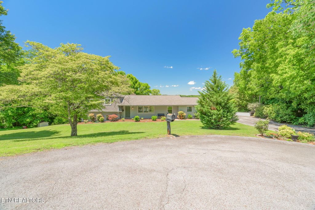 Photo of 805 Butler Drive, Loudon, TN 37774 (MLS # 1303522)