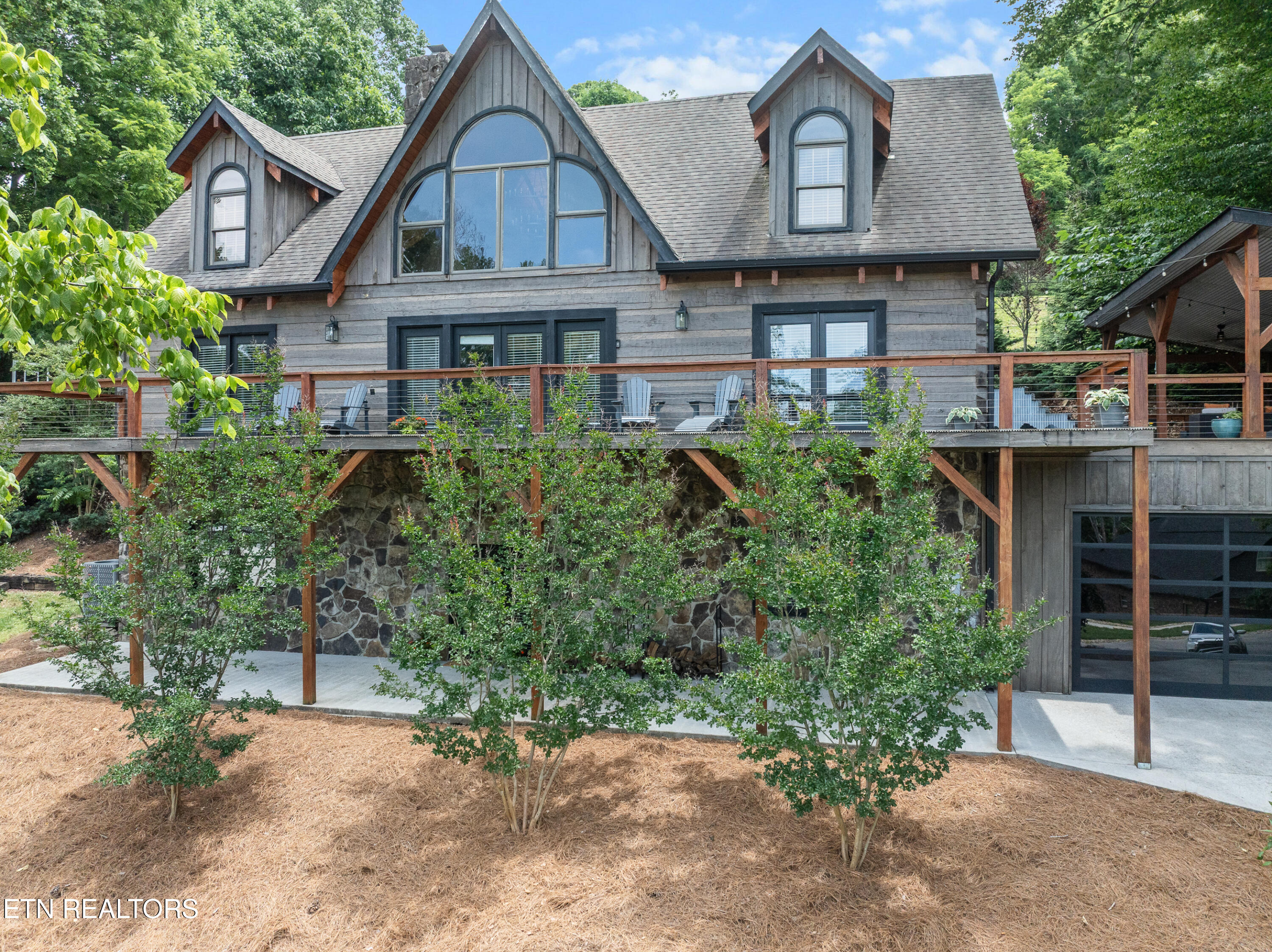 198 E Cove Drive