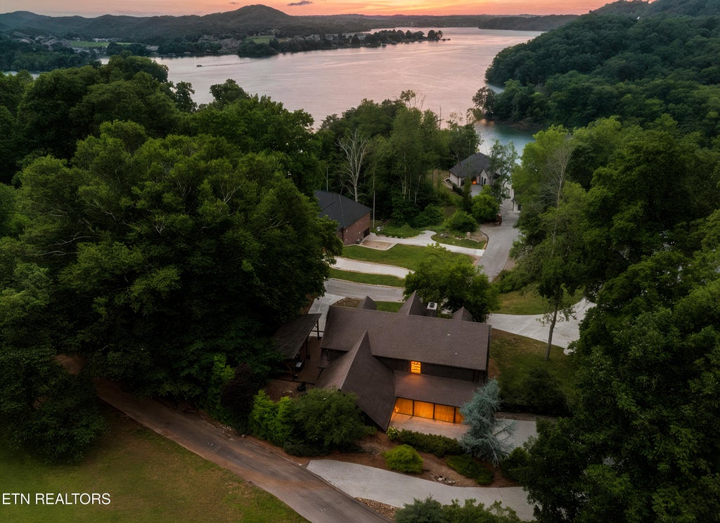 Photo of 198 E Cove Drive, Greenback, TN 37742 (MLS # 1343876)