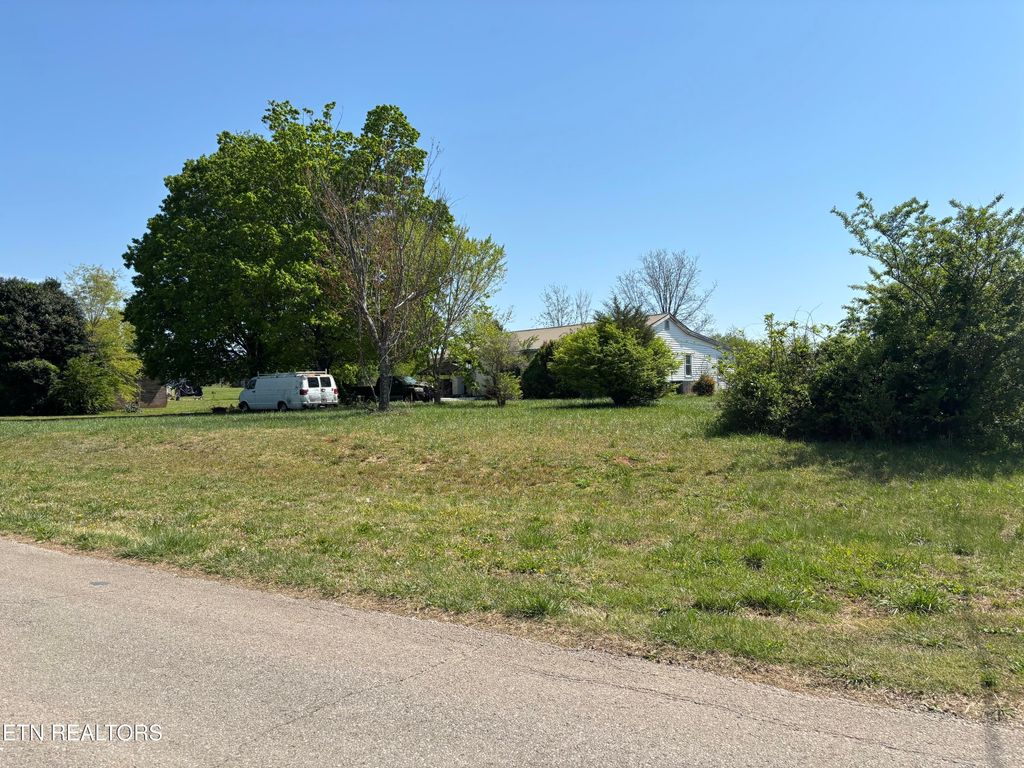Photo of 266 Hill Loop, Madisonville, TN 37354 (MLS # 1297471)