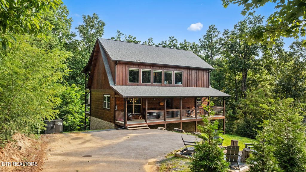 Photo of 834 Pine Top Lane, Gatlinburg, TN 37738 (MLS # 1325676)