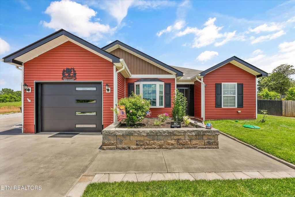 Photo of 126 Hartfield Lane, Loudon, TN 37774 (MLS # 1343334)