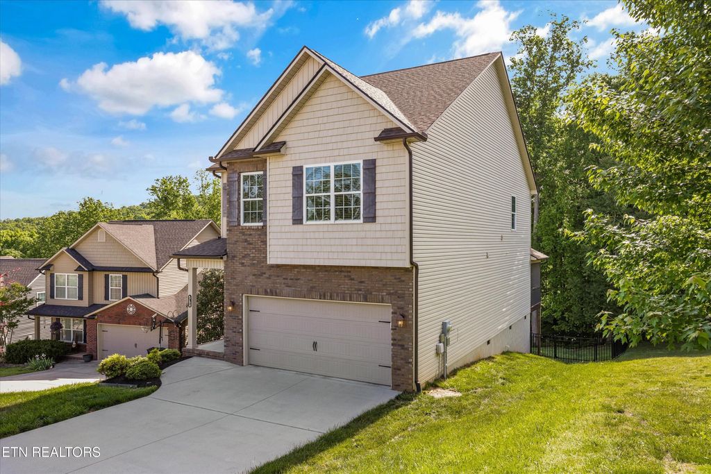 Photo of 3812 Highview Lane, Knoxville, TN 37931 (MLS # 1338945)
