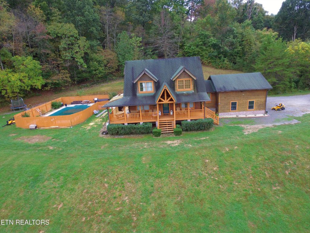 Photo of 411 Cole Hollow Rd, New Tazewell, TN 37825 (MLS # 1317943)