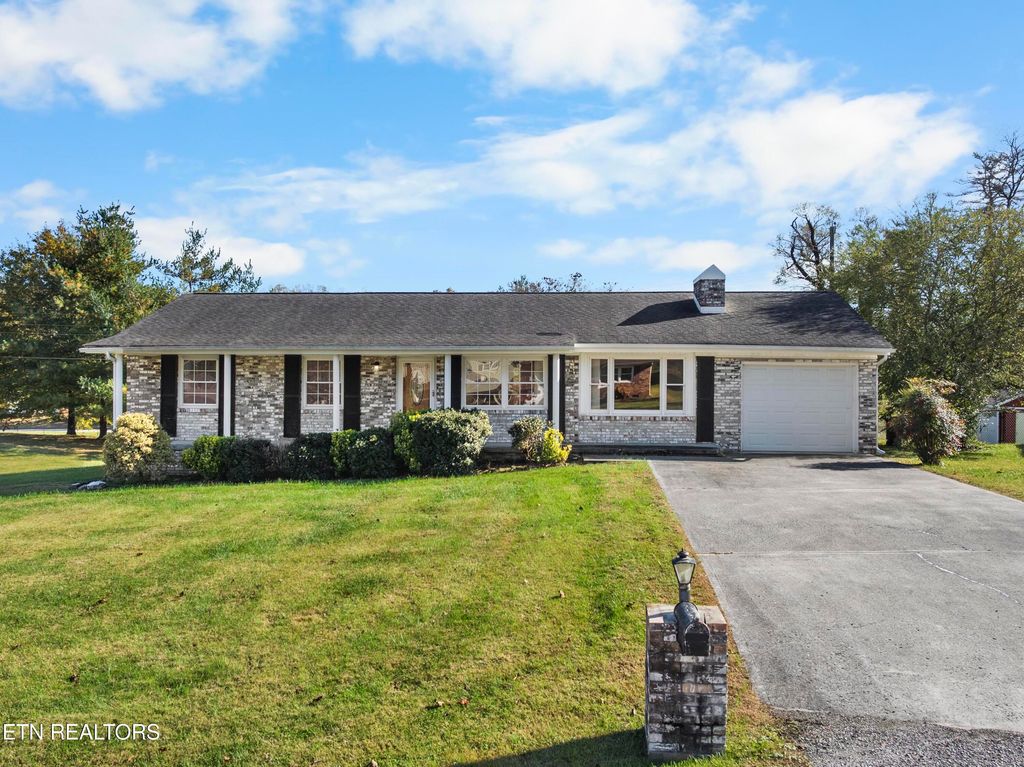 Photo of 115 E Morningside Park, LaFollette, TN 37766 (MLS # 1321118)