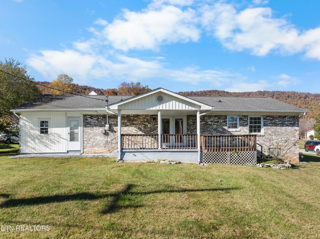 Photo of 115 E Morningside Park, LaFollette, TN 37766 (MLS # 1321118)