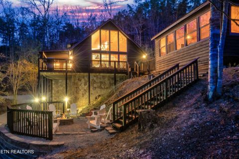 Photo of 4037 Chamberlain Lane, Sevierville, TN 37862 (MLS # 1333736)