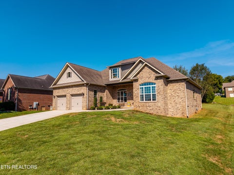 Photo of 300 Kennesaw Lane, Lenoir City, TN 37771 (MLS # 1355693)