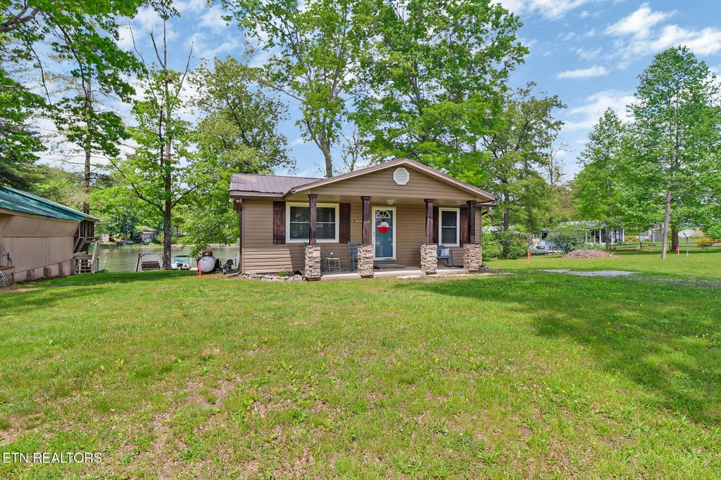 Photo of 56 Linger Lake Lane, Crossville, TN 38571 (MLS # 1301196)