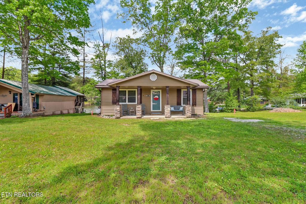 Photo of 56 Linger Lake Lane, Crossville, TN 38571 (MLS # 1301196)
