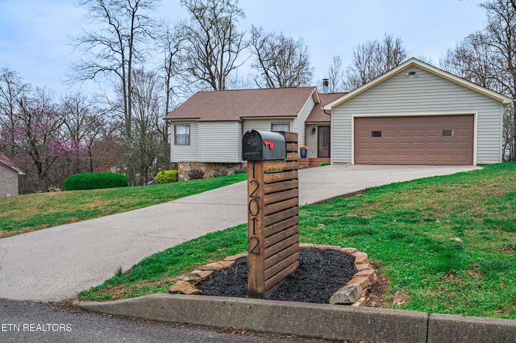 Photo of 12012 Ridgeland Drive, Knoxville, TN 37932 (MLS # 1332501)