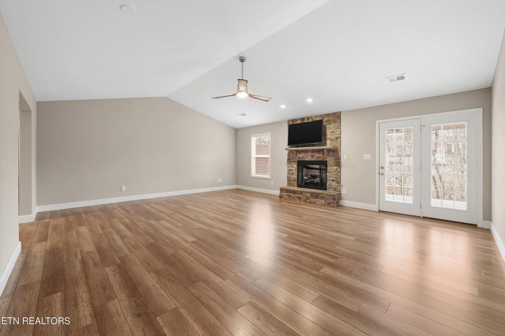 Photo of 282 Battlecreek Way, Lenoir City, TN 37772 (MLS # 1328769)