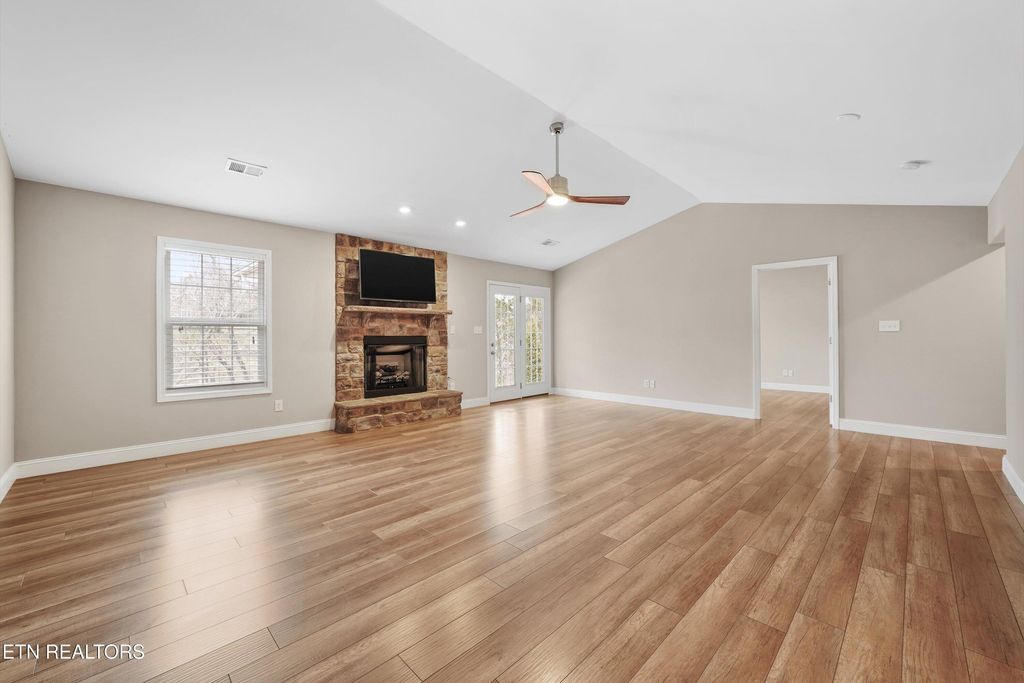 Photo of 282 Battlecreek Way, Lenoir City, TN 37772 (MLS # 1328769)