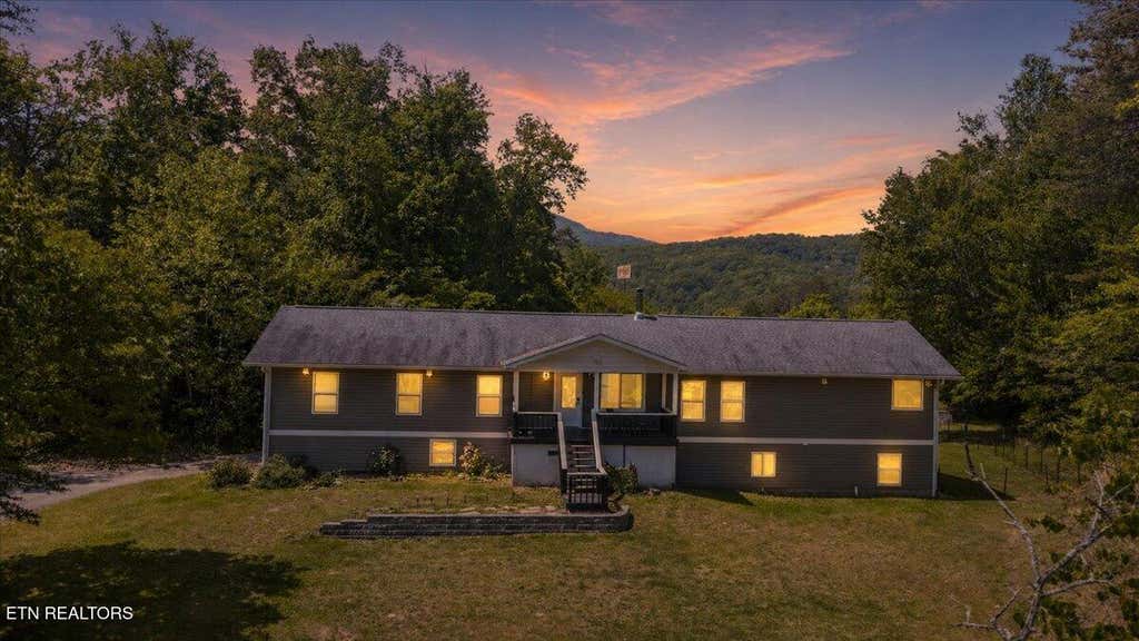 Photo of 161 Mountain View Drive, Rocky Top, TN 37769 (MLS # 1338669)