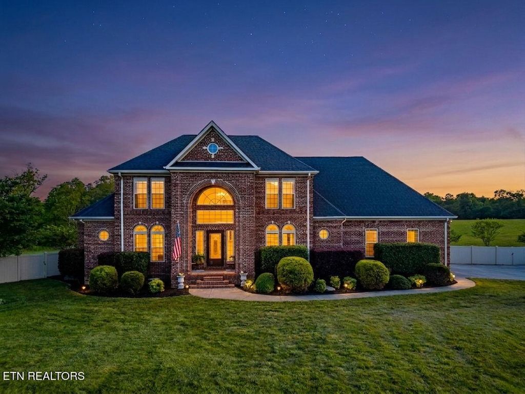 Photo of 104 Charleston Place, Madisonville, TN 37354 (MLS # 1338731)