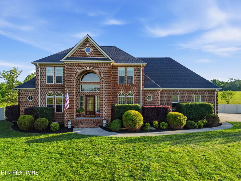 Photo of 104 Charleston Place, Madisonville, TN 37354 (MLS # 1338731)