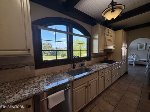Tiny photo for 135 Bluffton Rd, Friendsville, TN 37737 (MLS # 1355907)