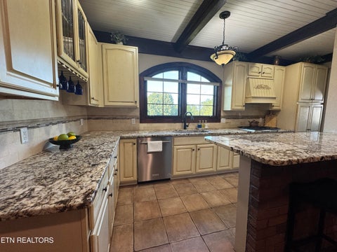 Tiny photo for 135 Bluffton Rd, Friendsville, TN 37737 (MLS # 1355907)
