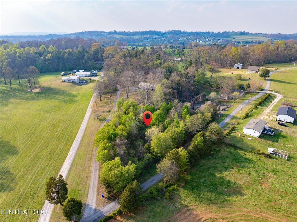 Photo of 135 Weaver Rd, Madisonville, TN 37354 (MLS # 1334561)