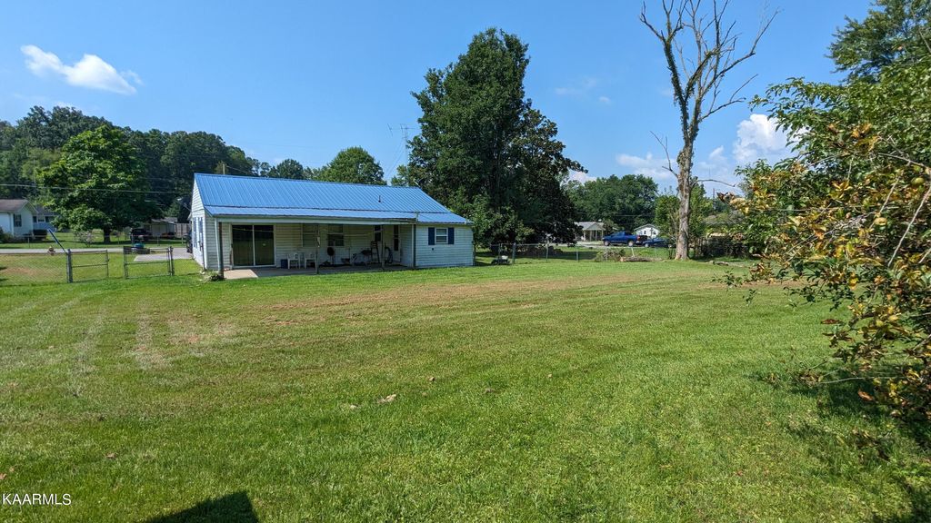 Photo of 713 Sycamore Lane, Oliver Springs, TN 37840 (MLS # 1234893)