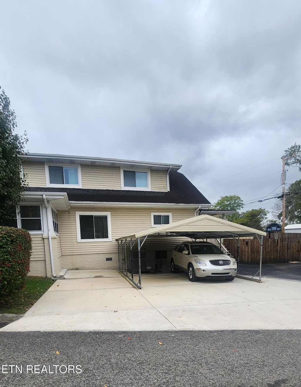 Photo of 205 N N Main St, Oneida, TN 37841 (MLS # 1296404)