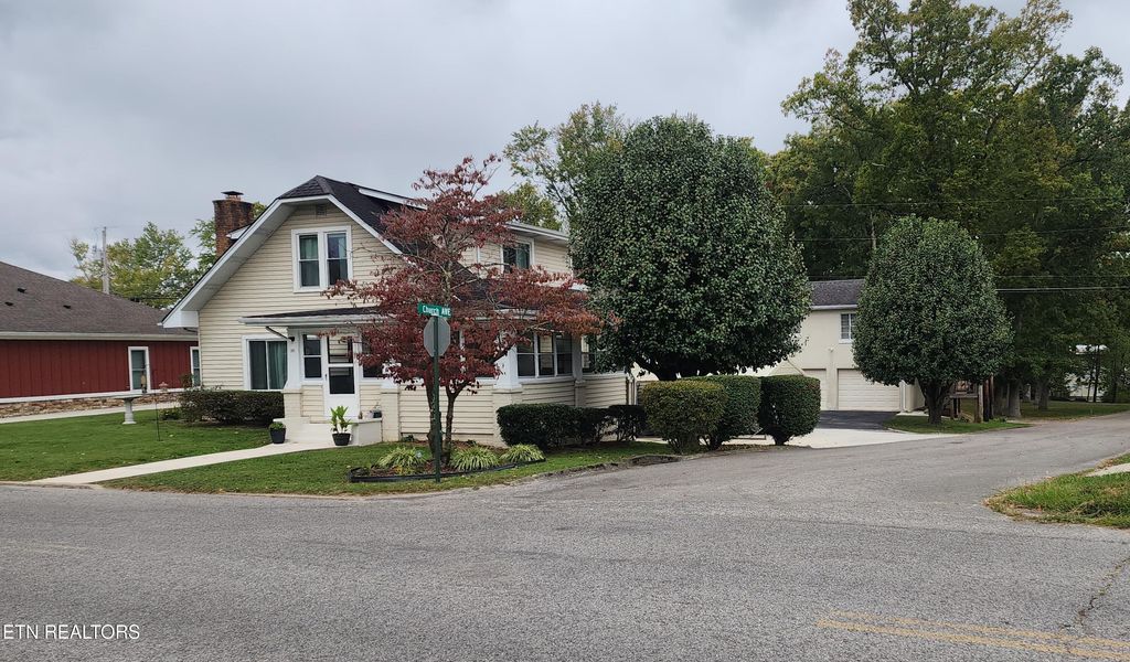 Photo of 205 N N Main St, Oneida, TN 37841 (MLS # 1296404)