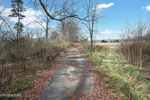 Tiny photo for 305 County Road 180, Athens, TN 37303 (MLS # 1331356)