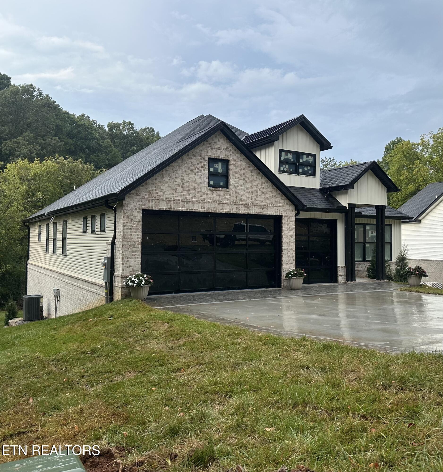 279 Ootsima Way