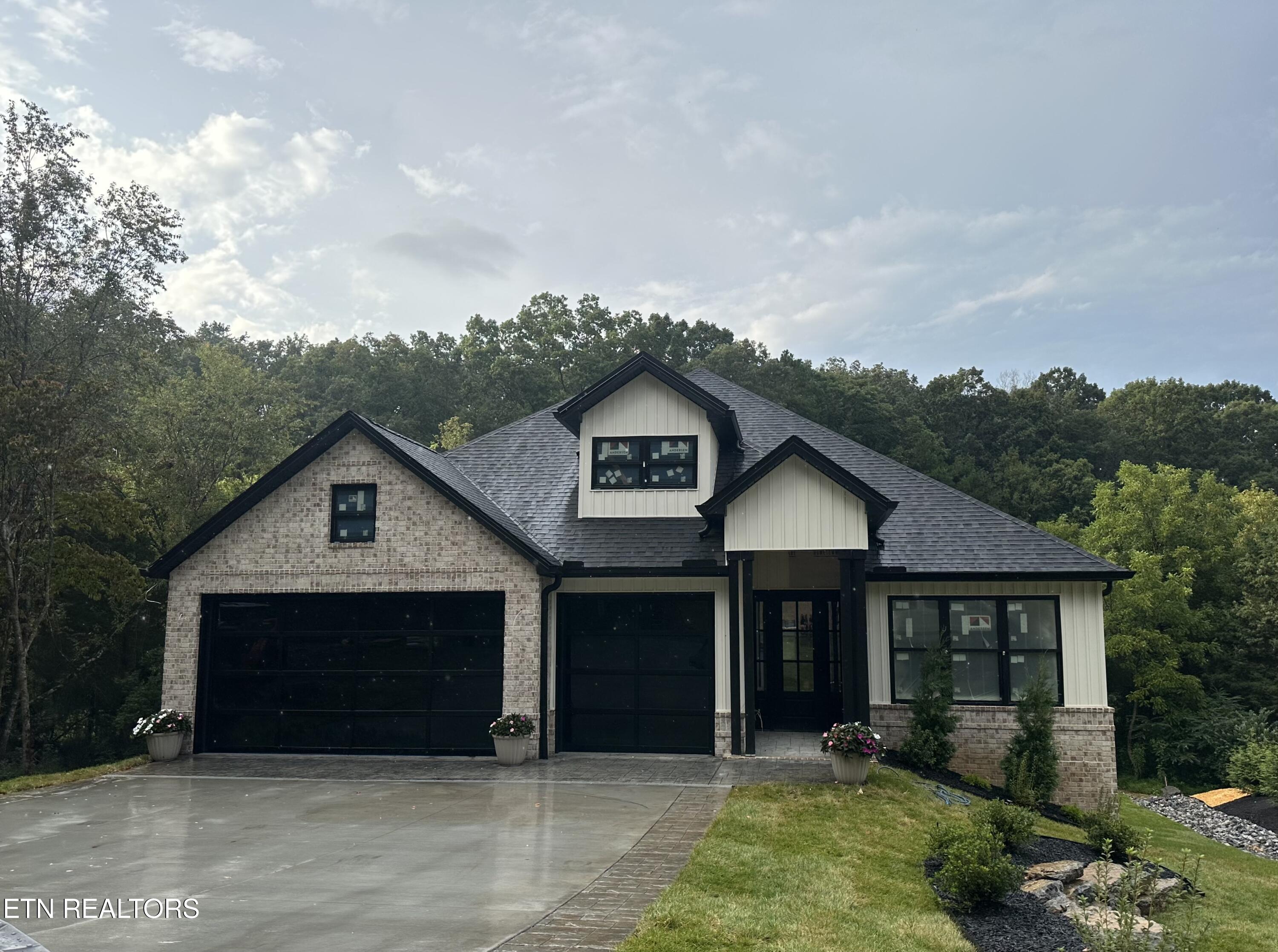 279 Ootsima Way