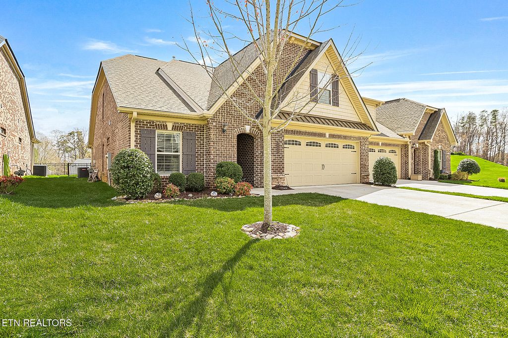 Photo of 408 Grove Branch Lane, Knoxville, TN 37922 (MLS # 1333420)