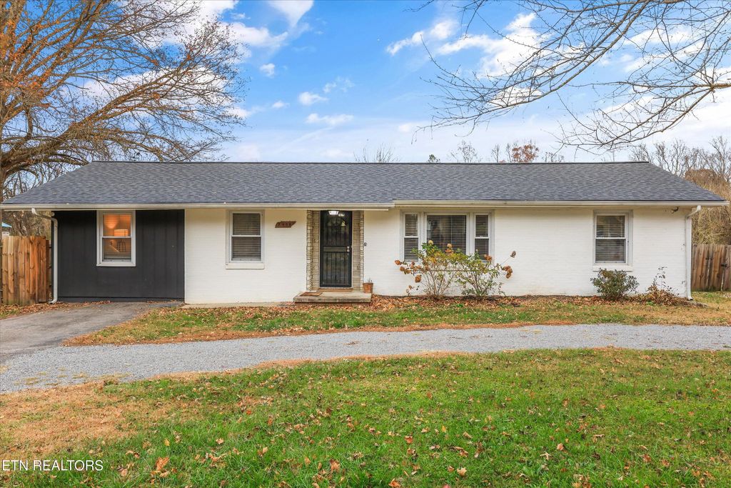 Photo of 7908 Millertown Pike, Knoxville, TN 37924 (MLS # 1322386)