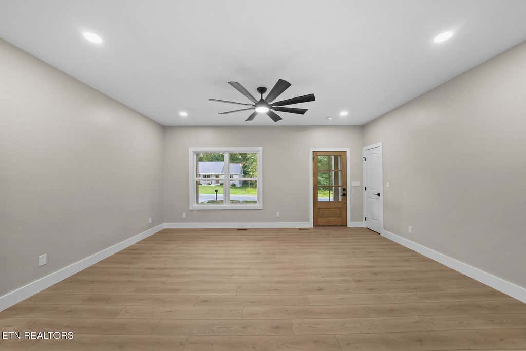 Photo of 401 St George Drive, Crossville, TN 38558 (MLS # 1352955)